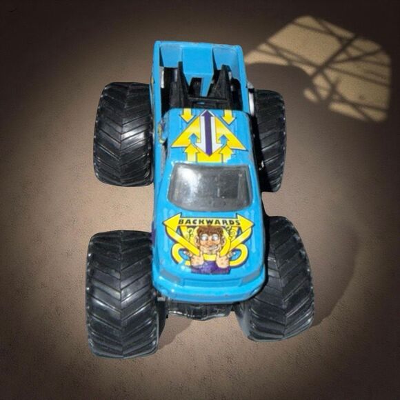 Monster Jam Hot Wheels BACKWARDS BOB Monster Truck 1:64 Diecast A37 - Picture 4 of 7